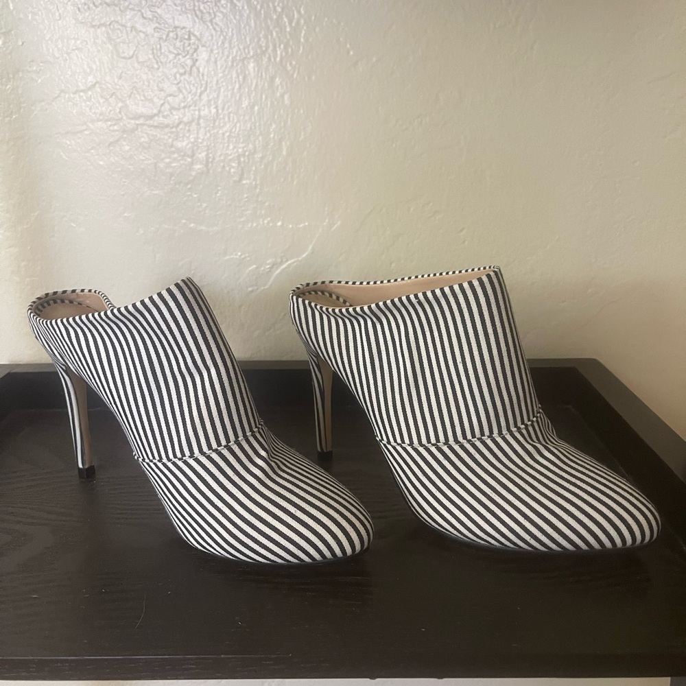 F5J Black and White Striped High-Heel Mules